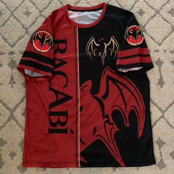 Red & Black Bat Men’s XL Shirt - Picture 5 of 9